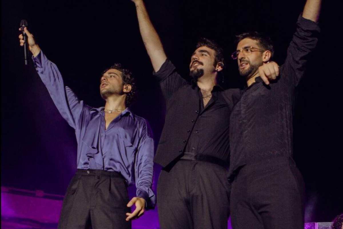 il-volo-abbraccio-palco-1